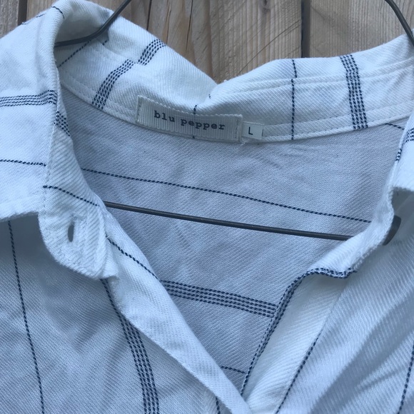Blu Pepper Button Up - Picture 3 of 4